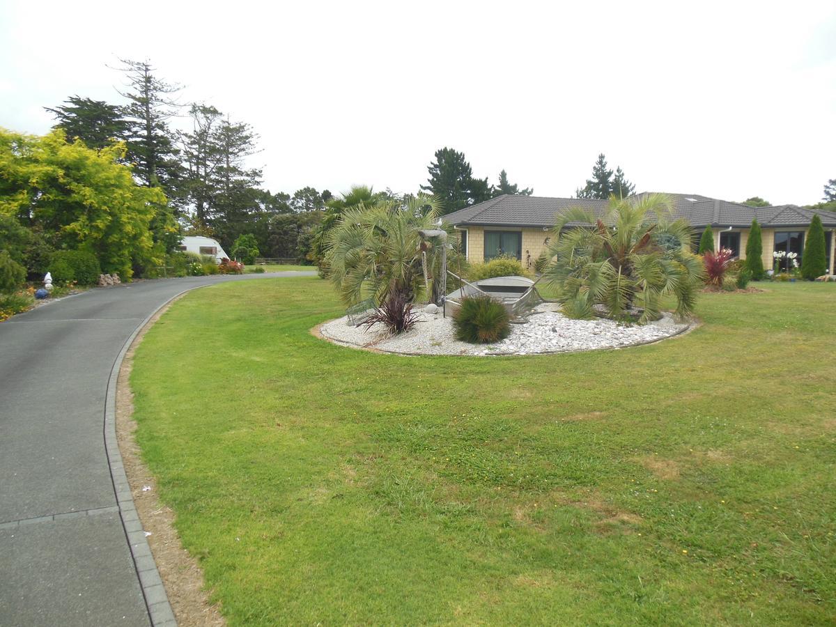 Silverdale Retreat Bed & Breakfast Orewa Exterior photo